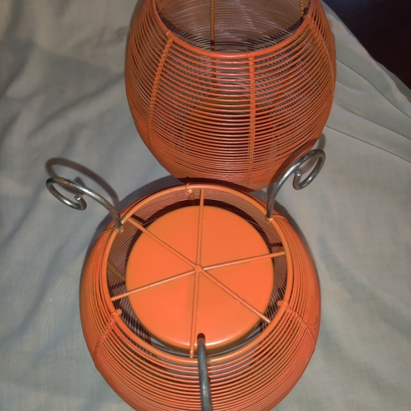 Pair Metal Patio Lanterns Oval Wire Baskets, Candle Holders 11" Tall Refurbished - Picture 9 of 16